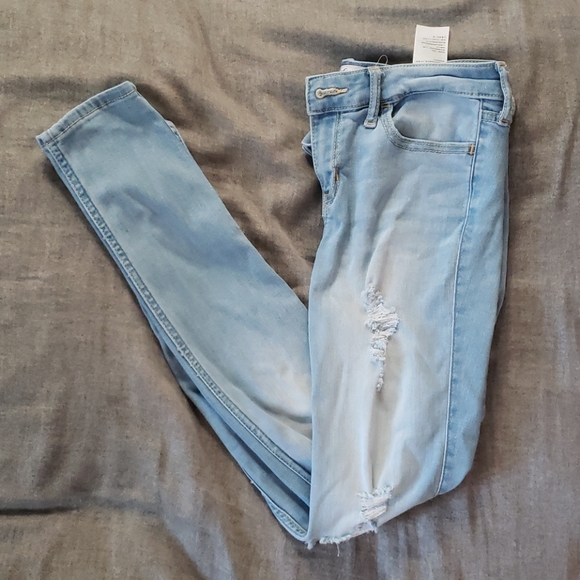 🌸 2 for $40 🌸Hollister jeans size 3S - Picture 1 of 4